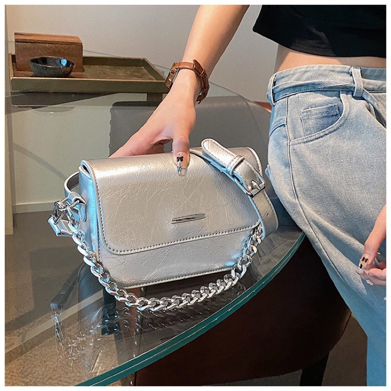 Túi đeo chéo phối dây xích cá tính 1550