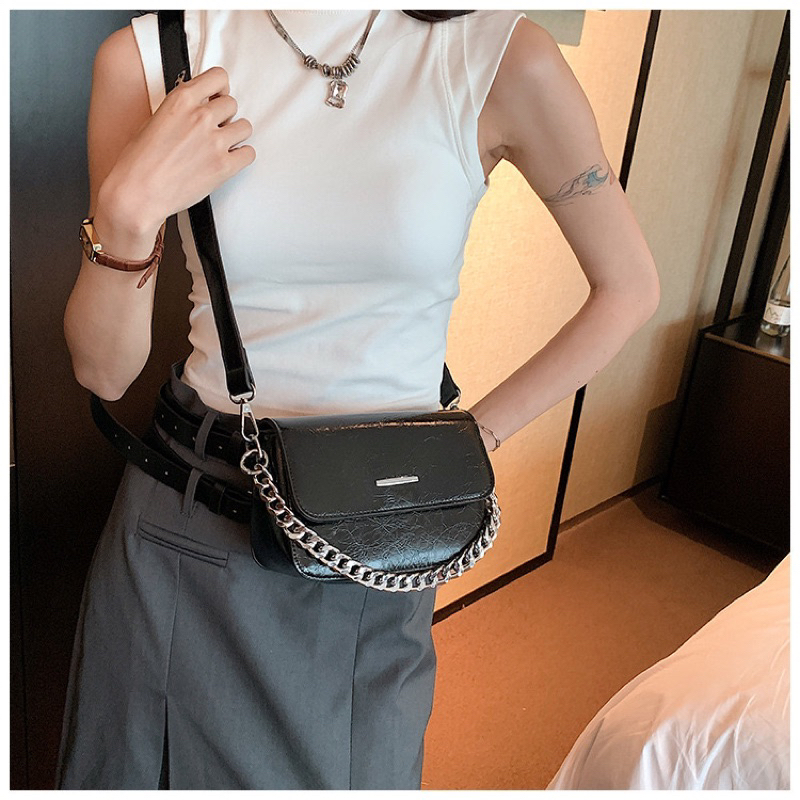 Túi đeo chéo phối dây xích cá tính 1550