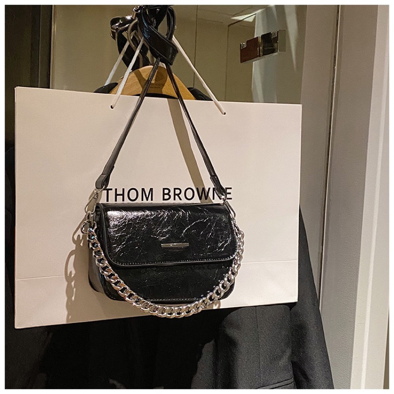 Túi đeo chéo phối dây xích cá tính 1550