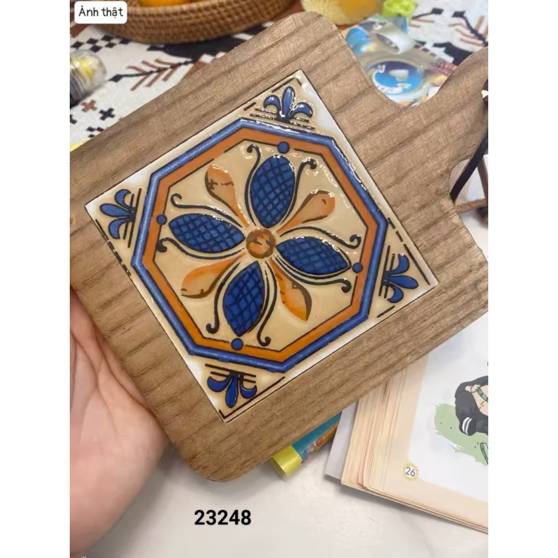 Lót nồi gỗ mặt sứ hoạ tiết Vintage