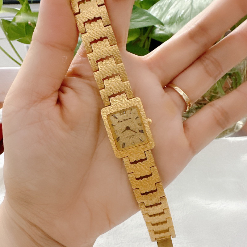 Đồng hồ nữ si nhật dáng lắc tay hiệu Bon