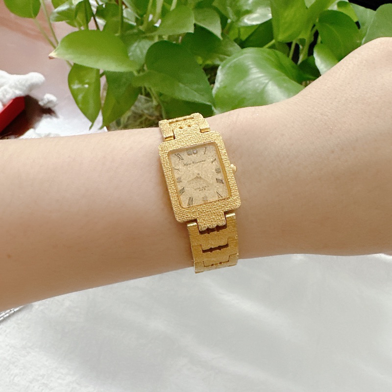 Đồng hồ nữ si nhật dáng lắc tay hiệu Bon