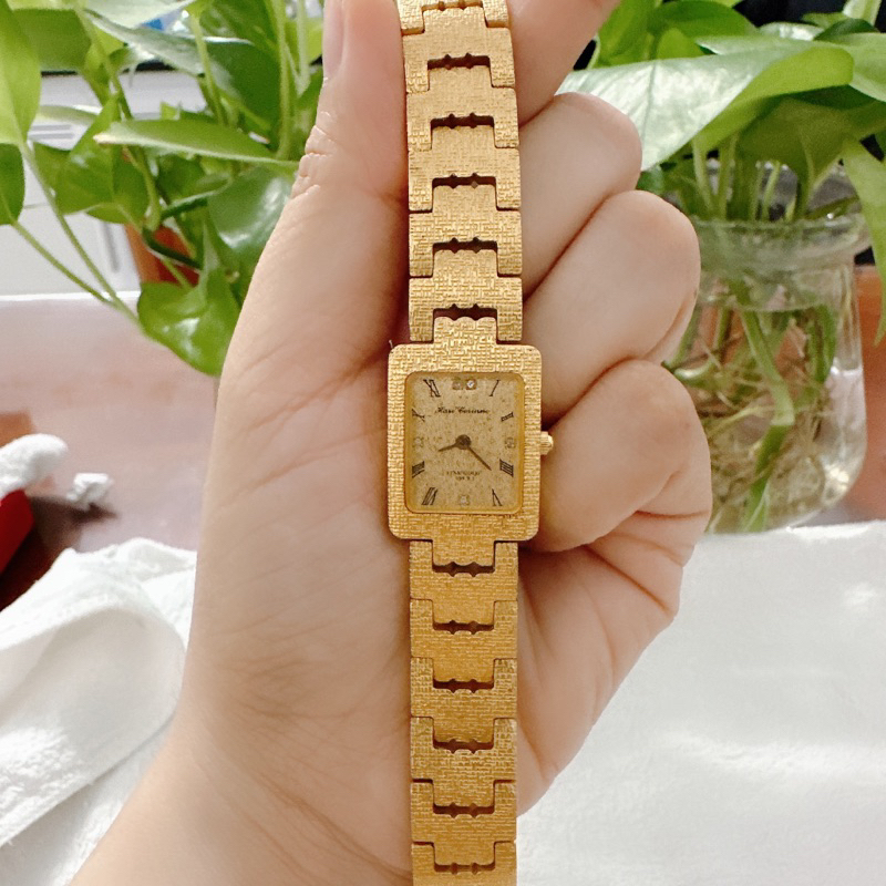 Đồng hồ nữ si nhật dáng lắc tay hiệu Bon