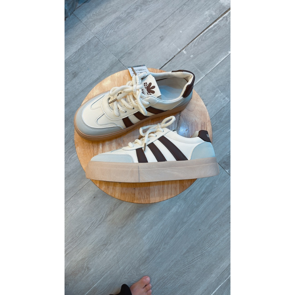 Thể thao sneaker 3 sọc kẻ kem sữa độn đế màu nâu bánh mì 4cm buộc dây Suvn