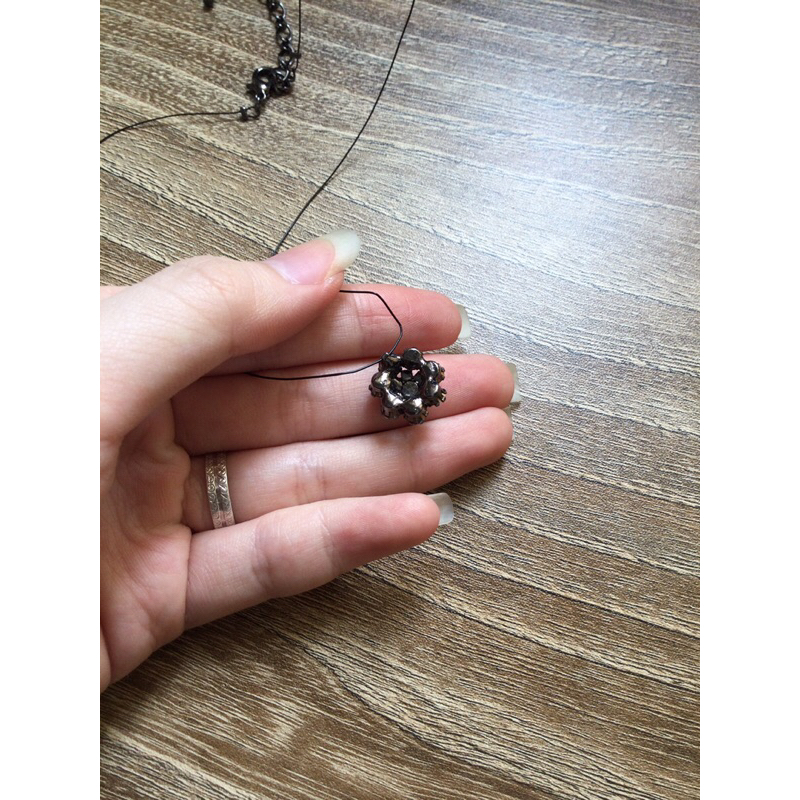 Dây chuyền cước hoa hồng đen 2hand