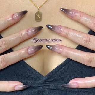 Nailbox thiết kế sẵn mẫu ombre đầu móng