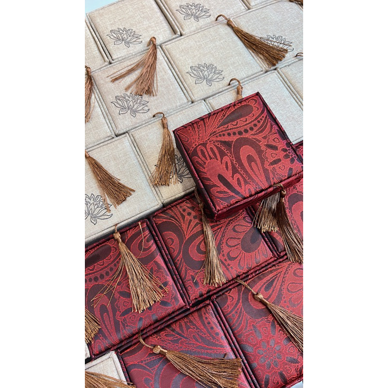 Vòng Mỹ Nghệ 108 Hạt - hộp Gấm / Sen