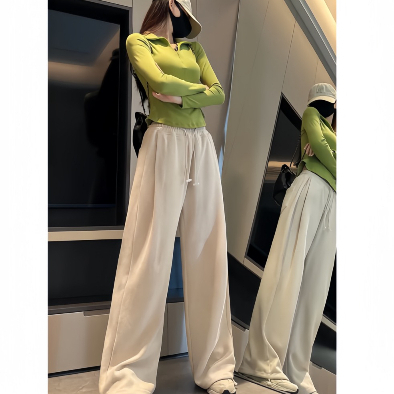 Quần ống rộng chất nỉ cao cấp, dày dặn. Cạp chun co giãn có dây khoá.