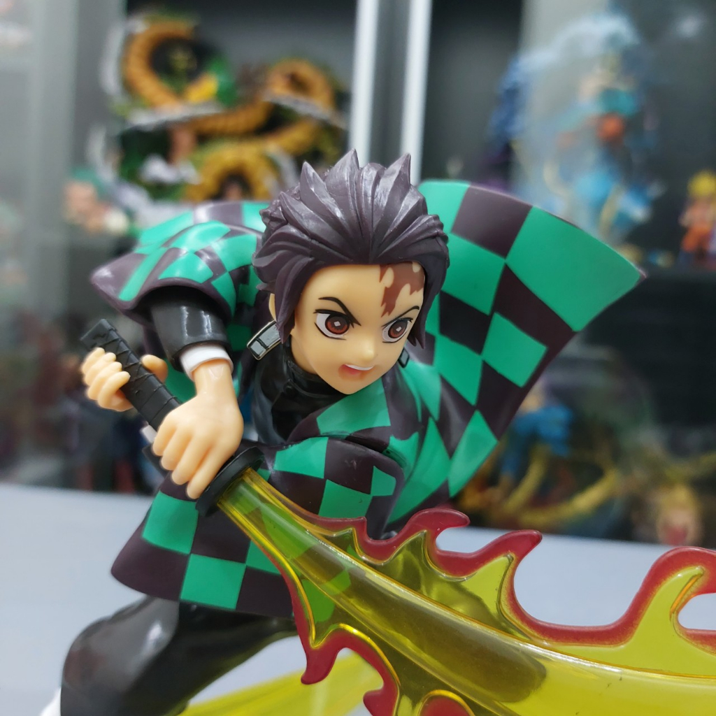 Mô hình Tanjiro Chém hơi thở mặt trời Kimetsu no Yaiba -  Mô hình Thanh gươm diệt quỷ Tanjiro Chém lửa 23 CM