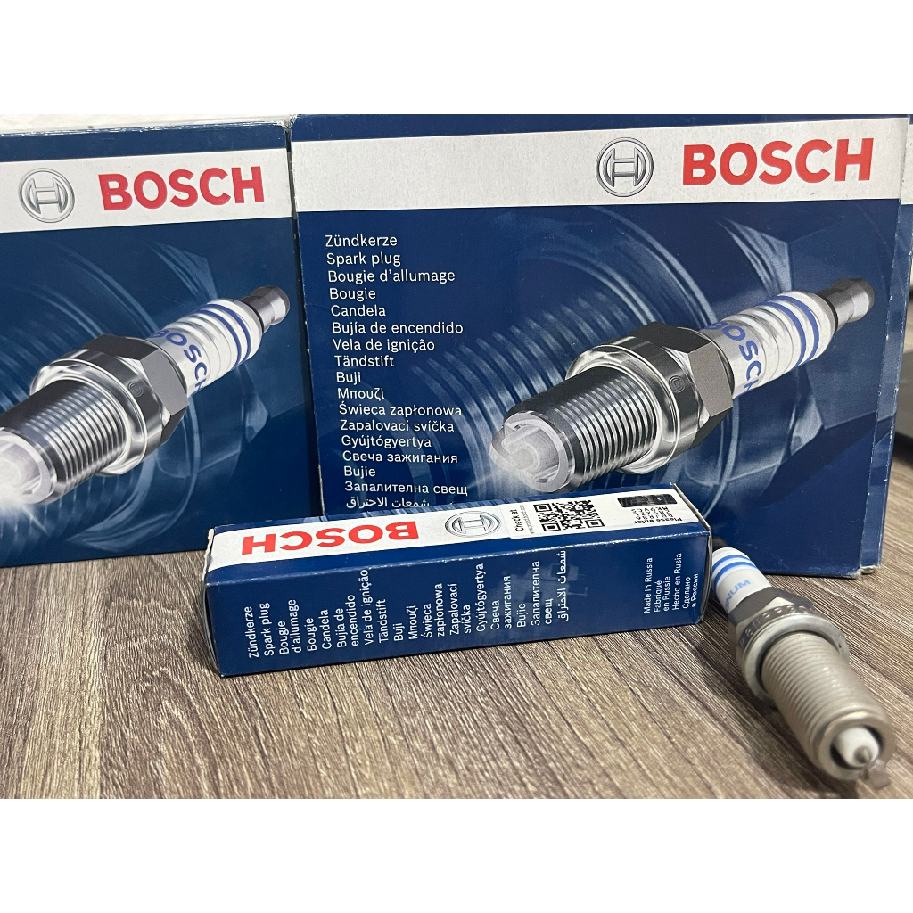 Bugi Bạch Kim Toyota Innova Bosch FR8NPP30W giác 16 chân dài