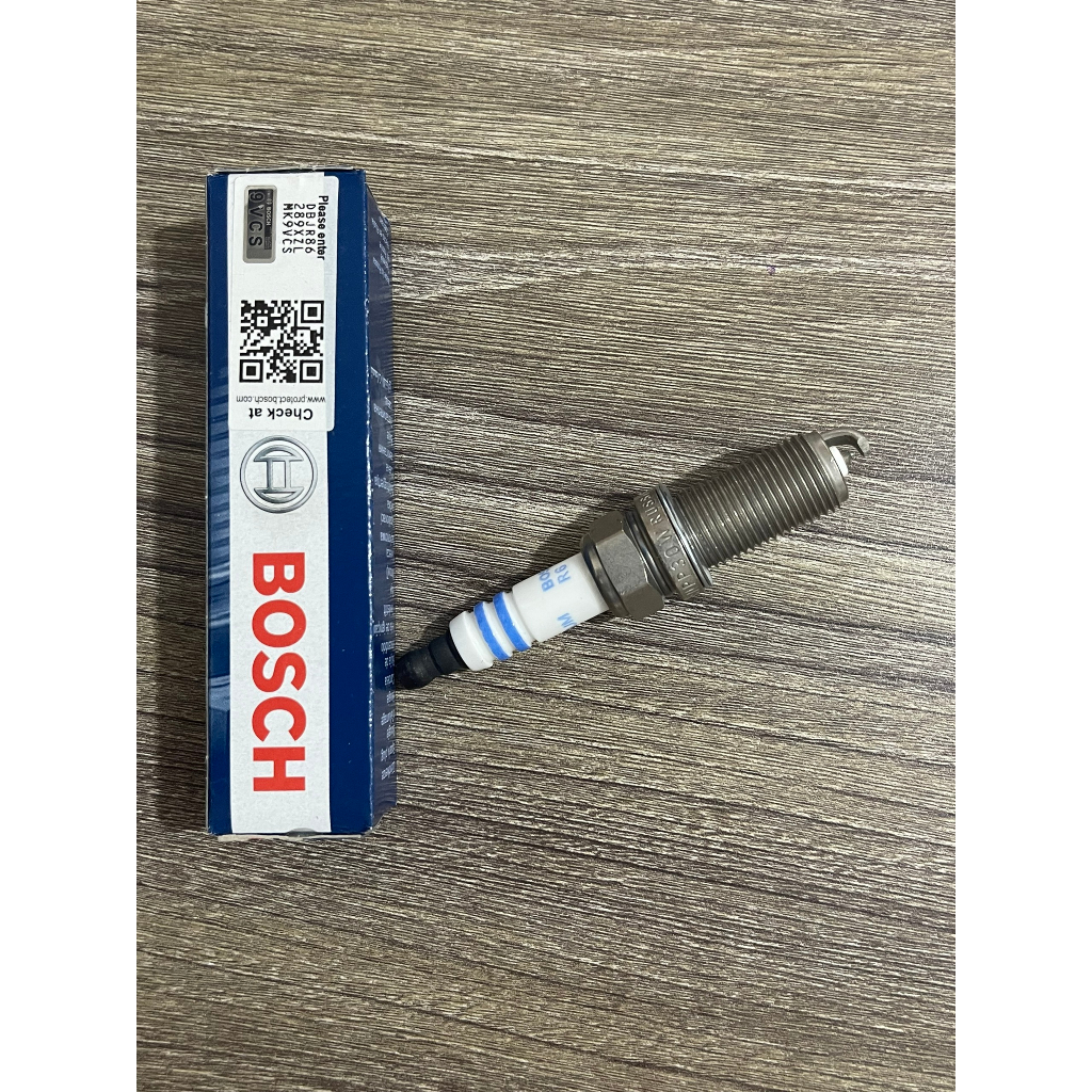 Bugi Bạch Kim Toyota Innova Bosch FR8NPP30W giác 16 chân dài