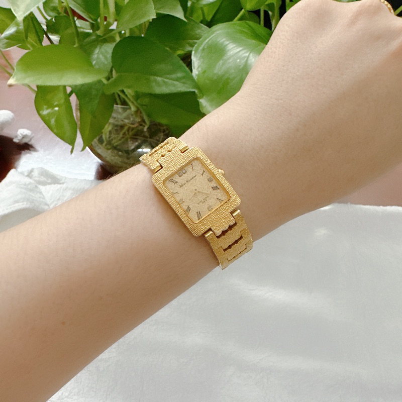 Đồng hồ nữ si nhật dáng lắc tay hiệu Bon