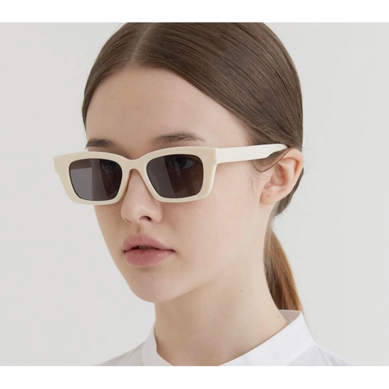 Kính one- Brilliant Hàn sale