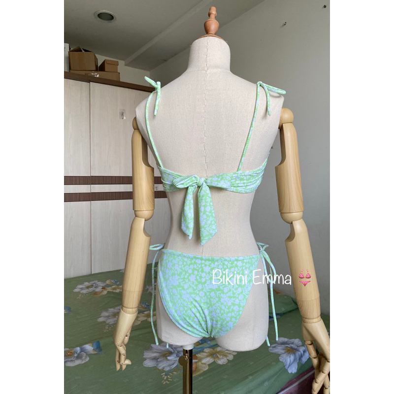 Bikini 2 Mảnh Cột Nơ EMMA Hoạ Tiết Hoa Nhí Xanh Tươi Mát