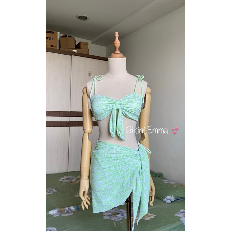 Bikini 2 Mảnh Cột Nơ EMMA Hoạ Tiết Hoa Nhí Xanh Tươi Mát