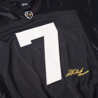 BLISH 7 “Jersey” màu đen phối vàng.