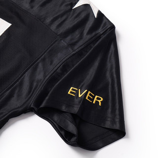 BLISH 7 “Jersey” màu đen phối vàng.