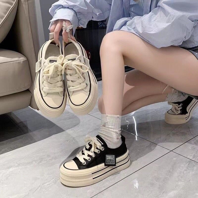 Giày thể thao nữ đế cao 5cm vải canvas tem smile thời trang