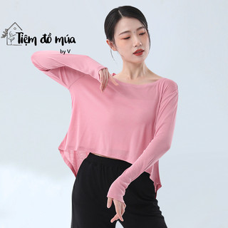 Áo thun tay dài cổ tròn chất thun mỏng nhẹ, thoáng mát.
