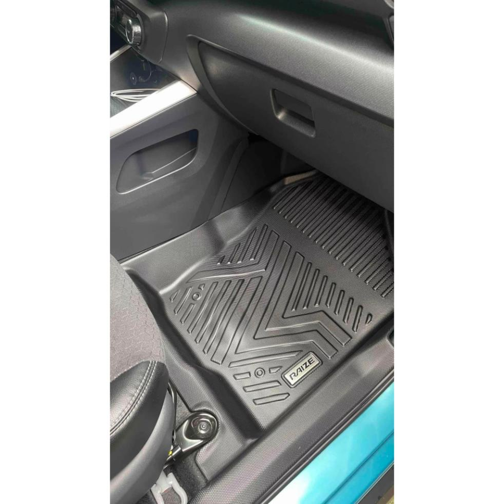 Thảm sàn nhựa Toyota Raize mẫu 5D tràn viền bậc cửa