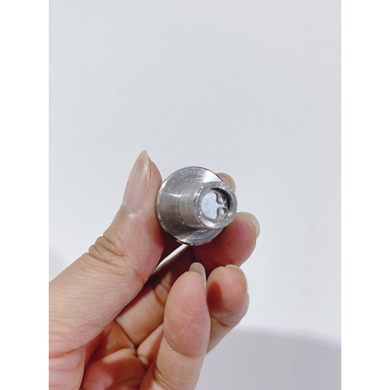 Ốc xả nhớt nam châm inox Salaya mẫu V2 xài khoá 14 lắp xe Honda Yamaha