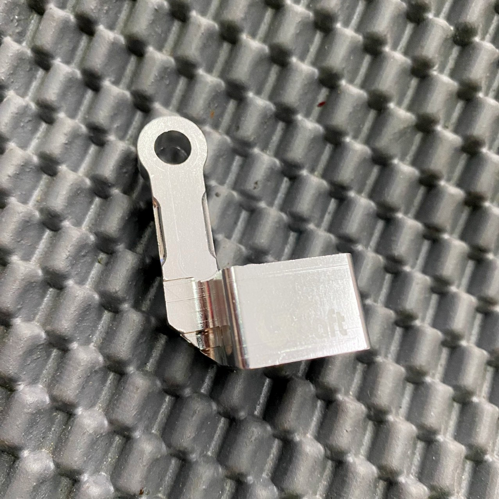 Pát giữ dây dầu đồ cho chơi bằng nhôm CNC gắn nhìu loại xe