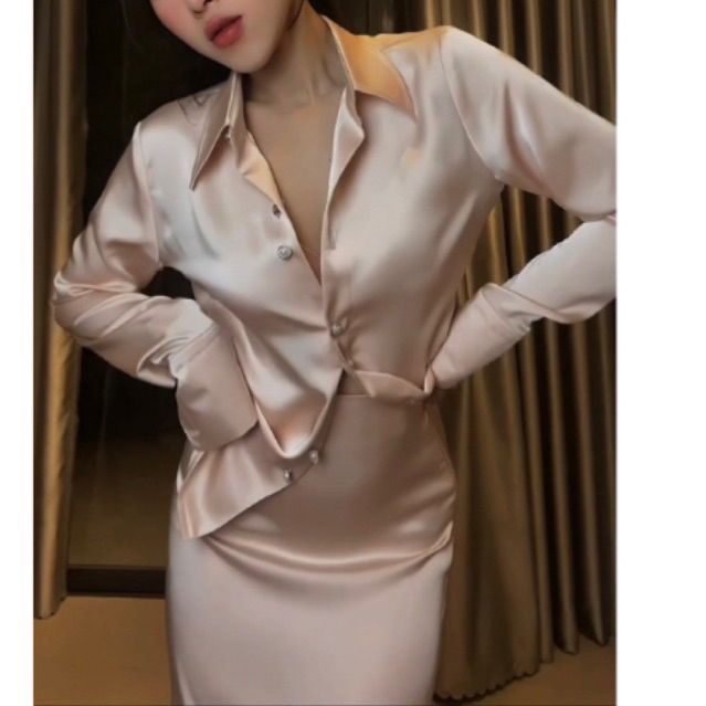 Set Áo Sơ Mi Và Chân Váy Xẻ Đùi