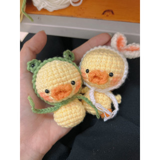 Bé vịt đội nón handmade - vịt bằng len