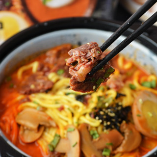 [ Ăn vặt tiện lợi ] Mì Miso ramen / Lẩu tự sôi Zhizhan vị bò hầm cà chua - Nguyên vị hộp 520g ăn vặt ngon tiện lợi