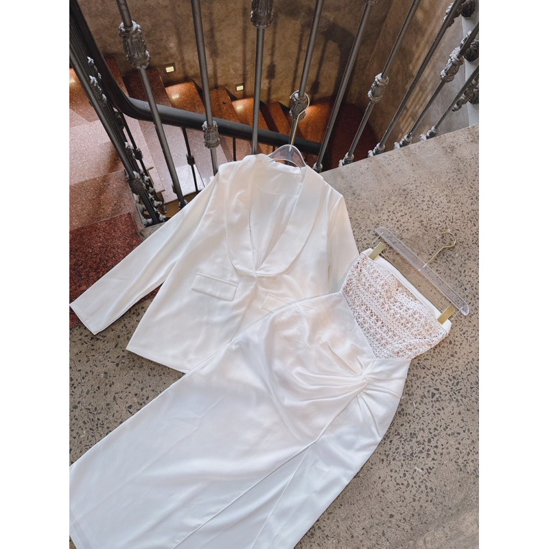 Set 2 món đầm body cúp phối ren cao cấp xoắn eo + khoác vest trắng 🖤