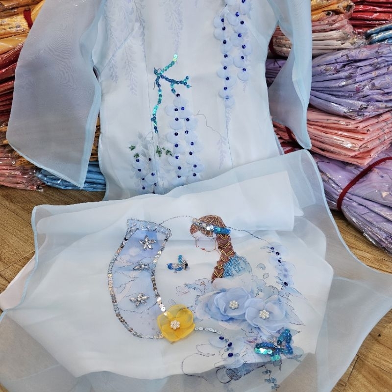 Áo dài cao cấp tơ oganza 4 tà đẹp hoa nổi đính kết cao cấp hàng thiết kế