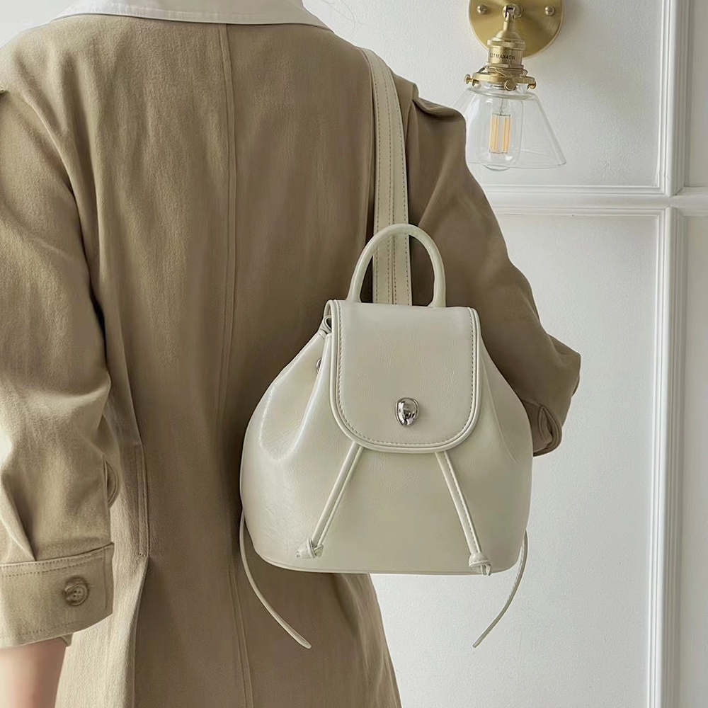 Balo nhỏ da thật khoá bạc - HIE