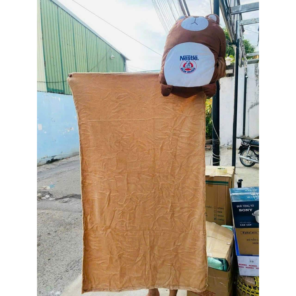 Bộ chăn gối 2 trong 1 cho bé hình chim cánh cụt dễ thương