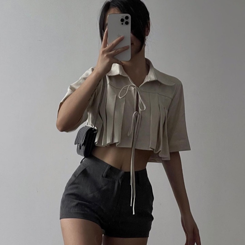 TINNA TOP/ ÁO SƠ MI CROPTOP XẾP LY CỘT NƠ CÁ TÍNH