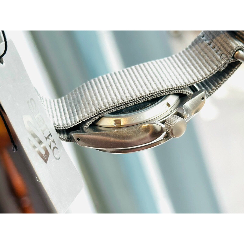 Đồng hồ nam dây vải Seiko 5 Sport Automatic SRPG63K1