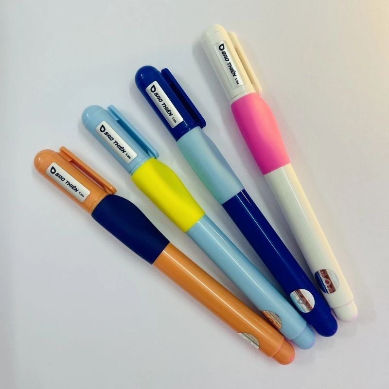 Bút máy sao thiên có đệm định vị tay