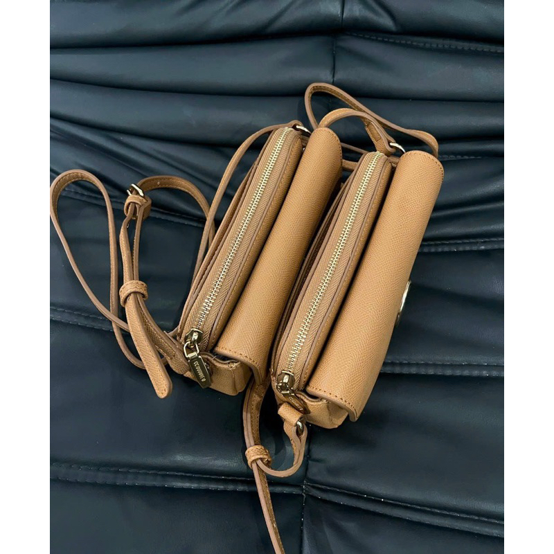 Túi xuất châu âu khoá C