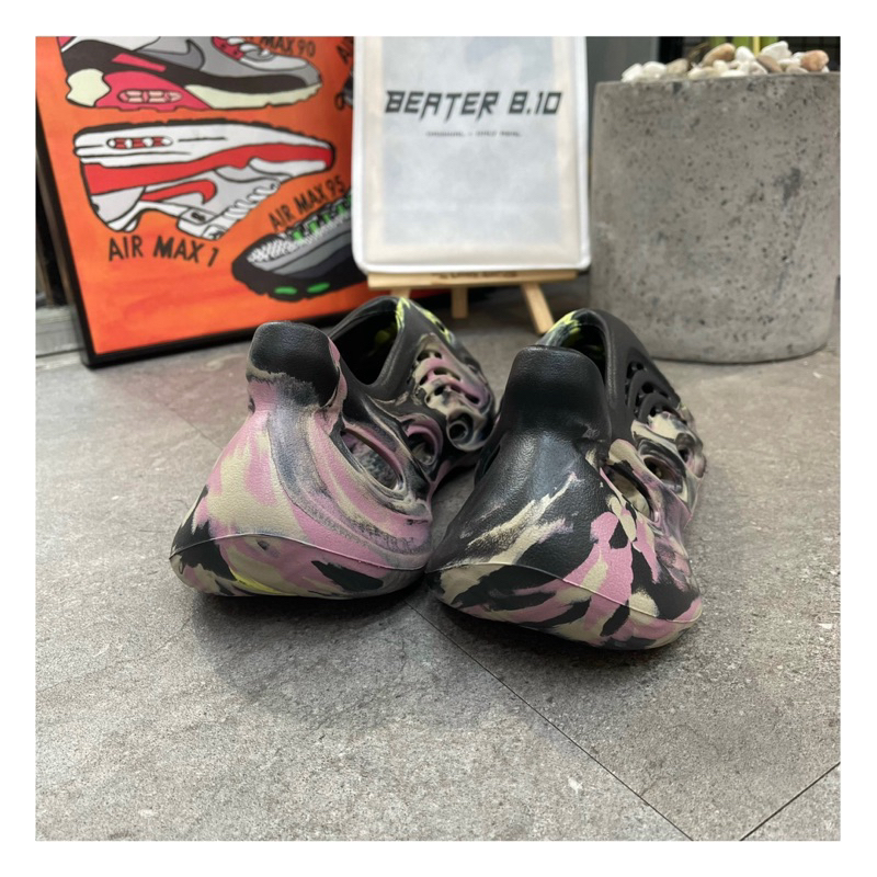 GIÀY YEEZY FOAM RUNNER ‘MX CARBON’ Code: IG9562