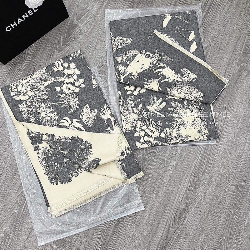 Khăn len xám hoạ tiết mimee