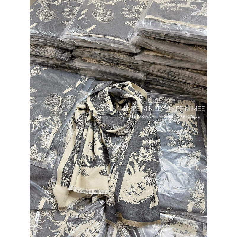 Khăn len xám hoạ tiết mimee