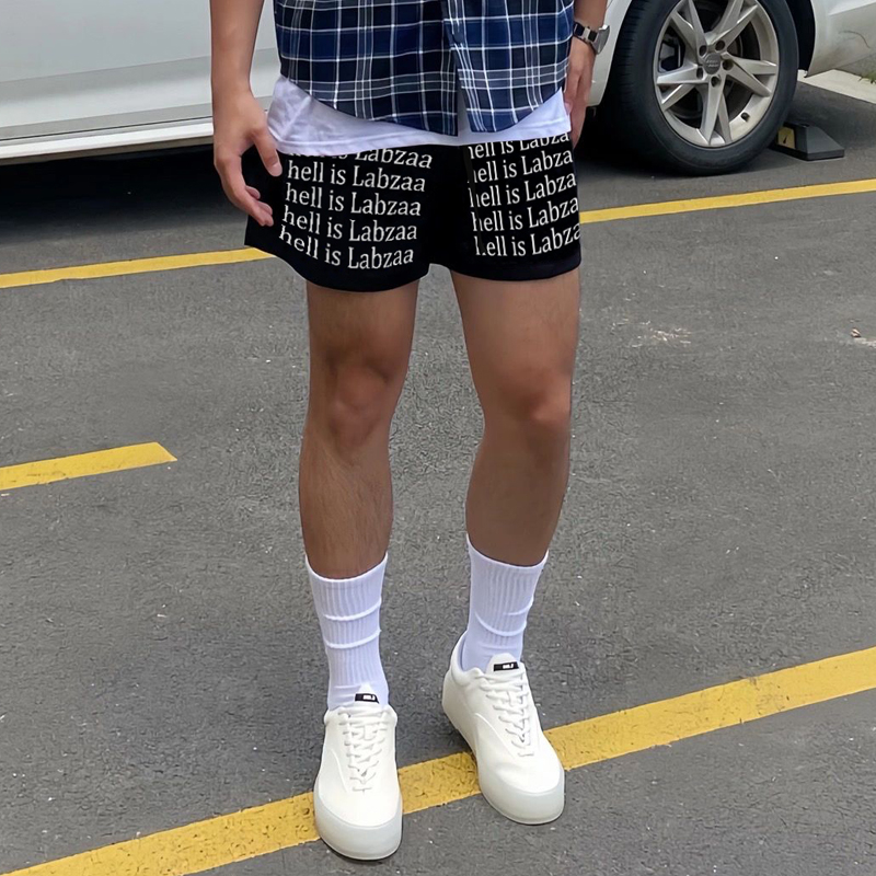 Quần Thun Ngố Nam Họa Tiết Chữ Nổi Bật HeiLit Short Nỉ Đùi Dày Dặn Có Túi Kết Hợp Dây Rút Dáng Cao