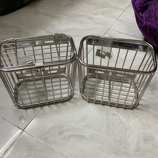 Rổ inox mini gắn xe máy có ốc mũi trước kèm pát và ốc