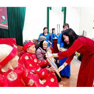 Áo dài mừng thọ bà vải gấm thọ thái tuấn