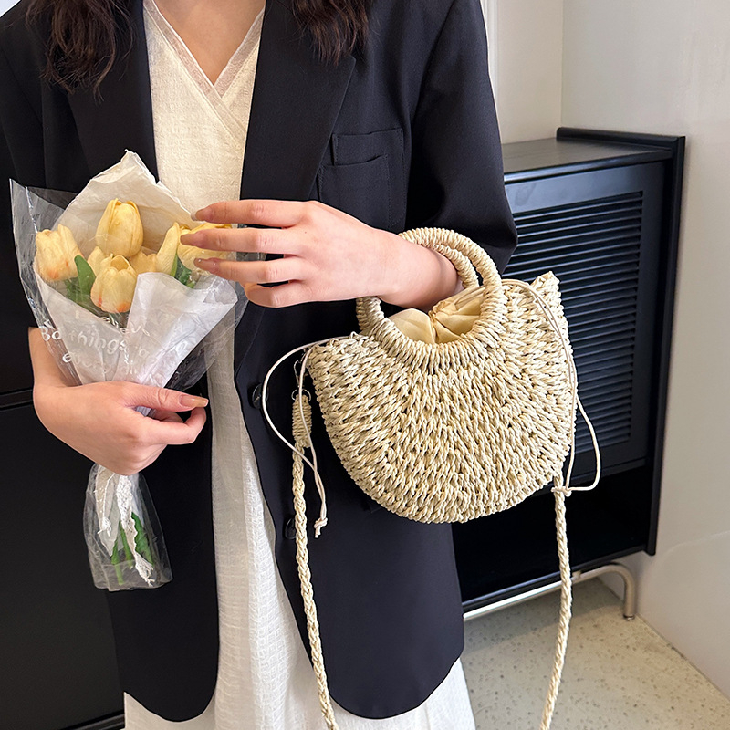 Túi Cói Bán Nguyệt Đeo Chéo