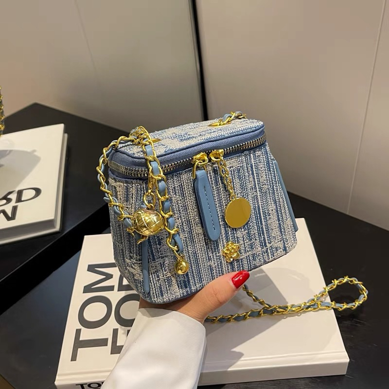 Túi đeo chéo, túi cốp mini da jeans xước mác hoa phối chuông 2 màu siêu đẹp thời trang cute giá rẻ