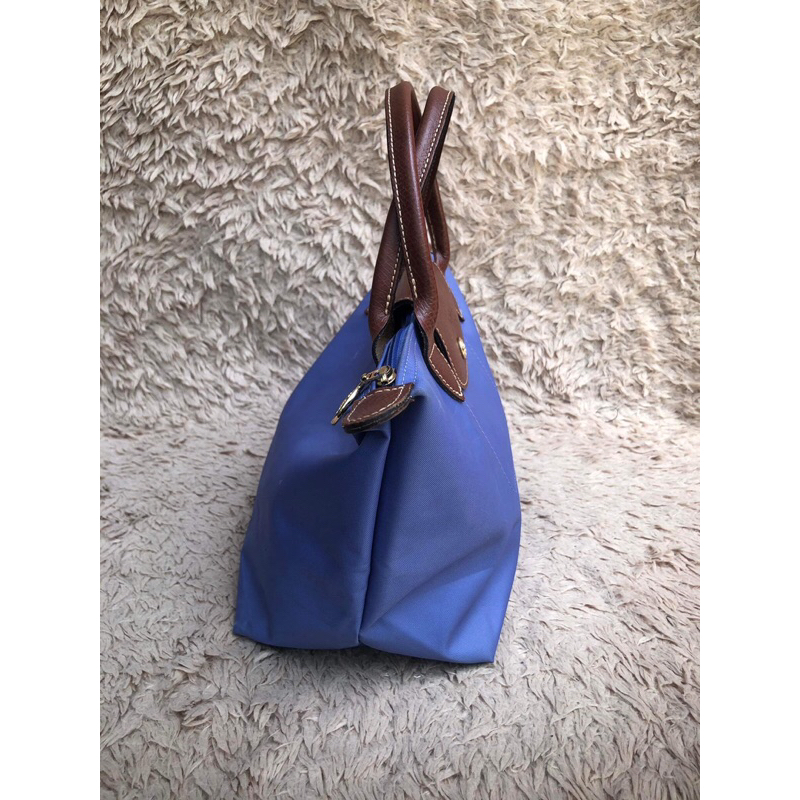 Túi chuẩn si. Túi qua sử dụng. Khách vui lòng xem hình nếu muốn biết thêm thông tin sản phẩm mời khách vô chat . Thanks.