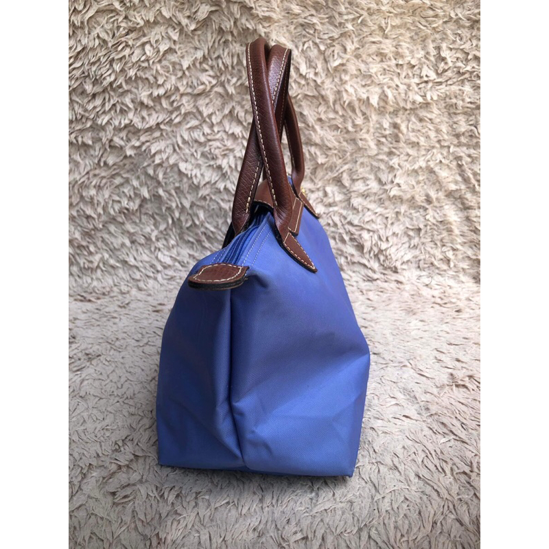 Túi chuẩn si. Túi qua sử dụng. Khách vui lòng xem hình nếu muốn biết thêm thông tin sản phẩm mời khách vô chat . Thanks.