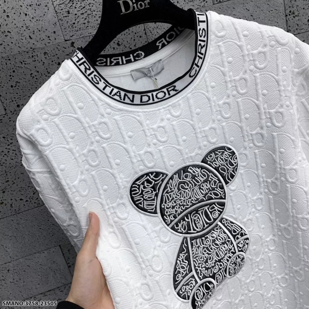 Áo thun nam côt tròn boy phố bụi bặm dập vân nổi thêu logo gấu  cực dễ thương mẫu xịn-MLB SHOP