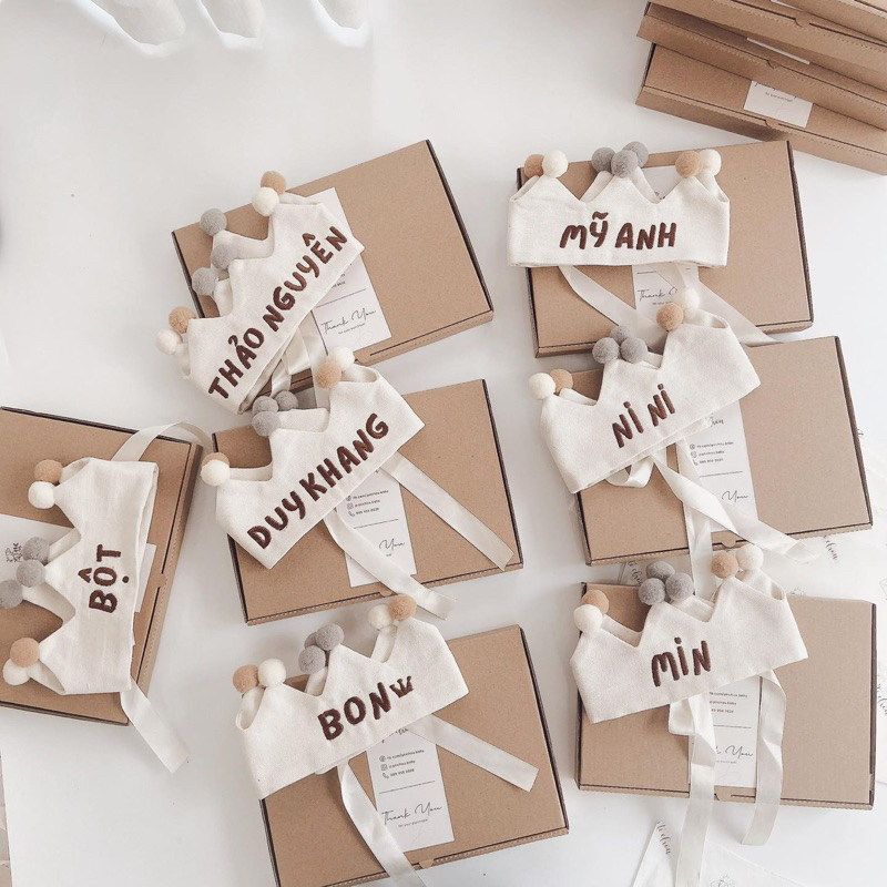 Mũ vương miện thêu tên cho bé, mũ sinh nhật P'ti chou