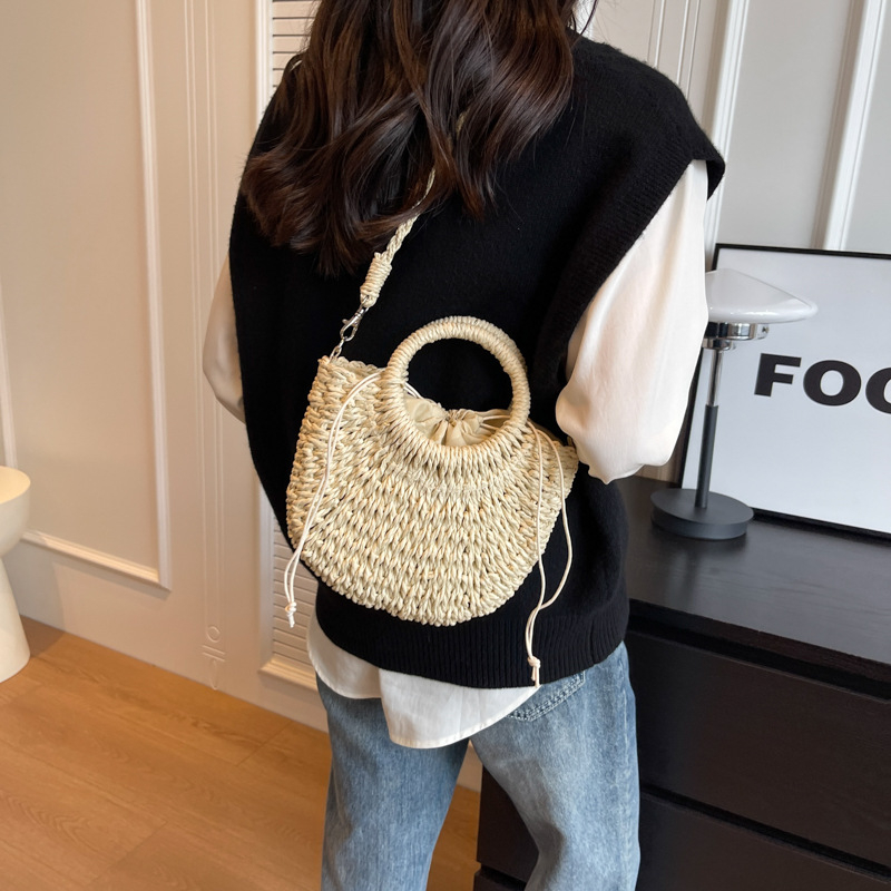 Túi Cói Bán Nguyệt Đeo Chéo